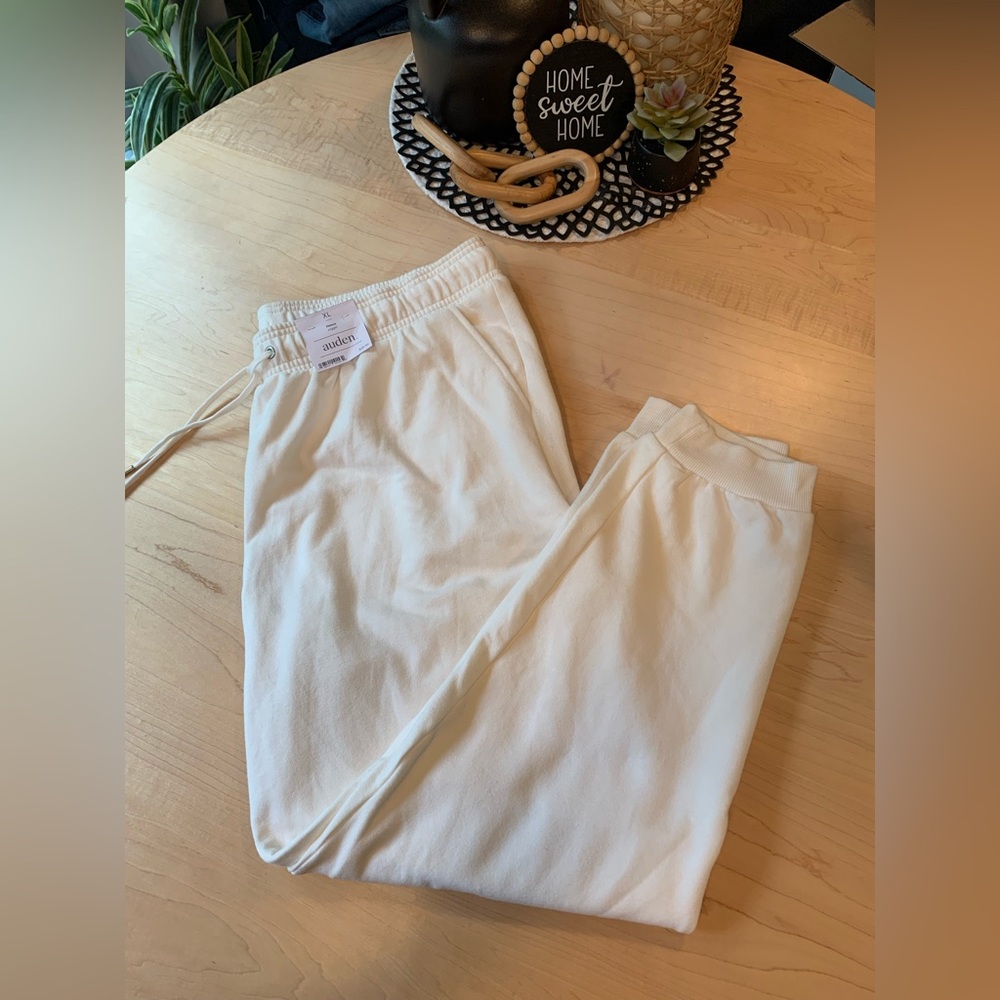 NWT Auden fleece joggers, cream, size XL